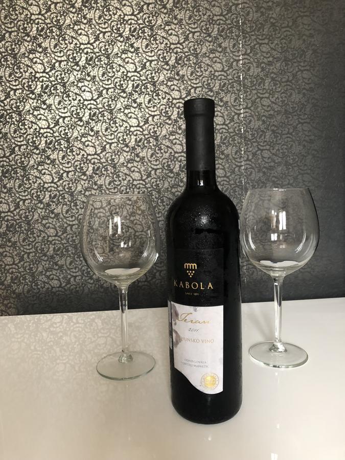 Apartment Tomas Kaštela Zewnętrze zdjęcie