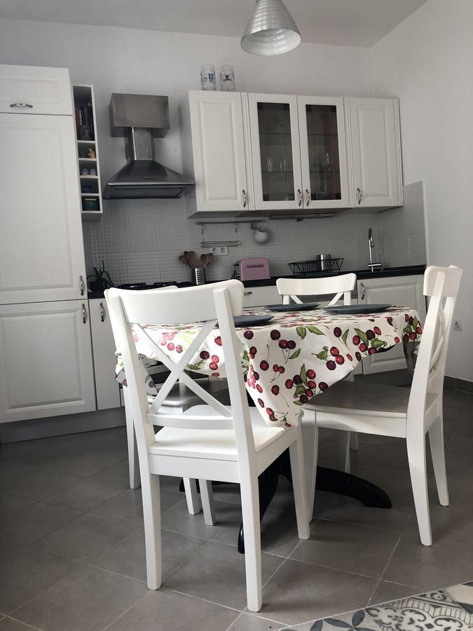 Apartment Tomas Kaštela Zewnętrze zdjęcie