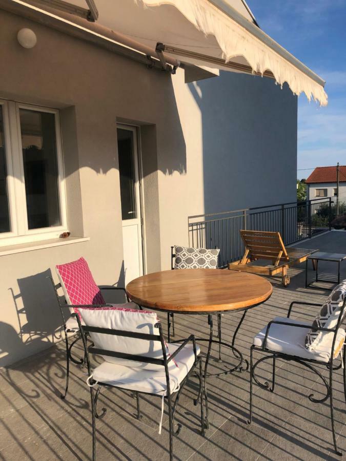 Apartment Tomas Kaštela Zewnętrze zdjęcie